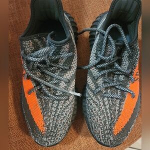 Adidas Boost 350 V2 Sole Design